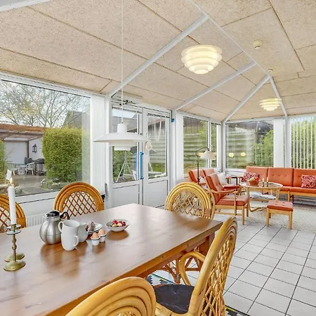 Stunning In With 3 Bedrooms And Wifi 度假居 Glesborg