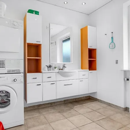Stunning In With 3 Bedrooms And Wifi 度假居 Glesborg
